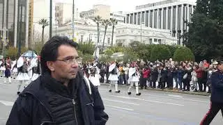 Смена караула в Афинах на площади Синтагма