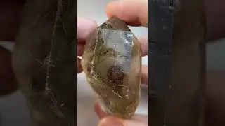 Кварц с включениями рутила