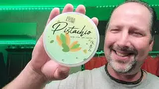 Ariana & Evans Pistachio