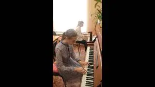 И. Тамарин - "Старинный  гобелен". Исполняют Полина Семенова и Марина Эйсмонт.