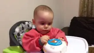 Lucas com Brinquedo
