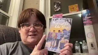 The Screaming Colors Reading Vlog @gabbyreads : Reading Blue Cover Books and June’s Unplugged Box