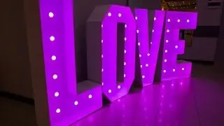Świecący napis LOVE - zaskocz gości !