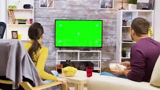Cheering at Green Screen