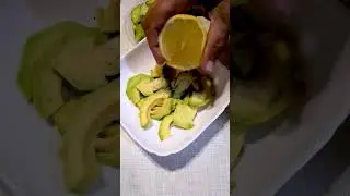Салат с Авокадо