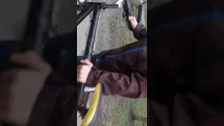 как ми друг дрифует и пригав над водой