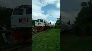 KA Baturraden Ekspres sekarang pakai CC 206? #keretaapi #train #daop2bandung #daop5purwokerto