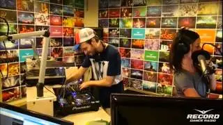 Lady Waks In Da Mix 
