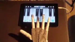 InMoov on Piano