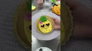 Decorating the Cake Case🍹💗🍍🍦 