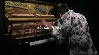 人们走向我 然后路过我 Relaxing Sleep Music #2  golden hour piano