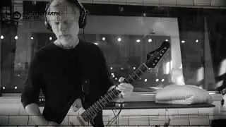 ANOTHER BRICK IN THE WALL, PART 5 (musikvideo 2)