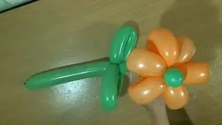 Шестилепестковый цветок из шаров шдм
