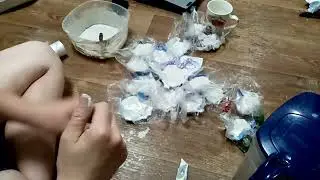 Камушки для декорирования арены.