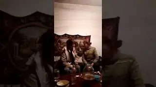 Две бабы дерутся за место "на парковке"!