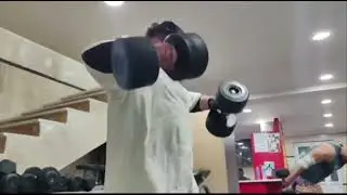 Iranian Hulk. Look how strong he is!!!!