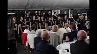Landarbaso Abesbatza en la V cena solidaria de AEBH en Hika