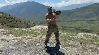 тренировка ног с гирей в горах