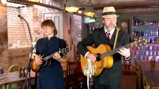 La Vie En Rose - Buttonhole Jazz (Acoustic Ukulele and Guitar Duo)