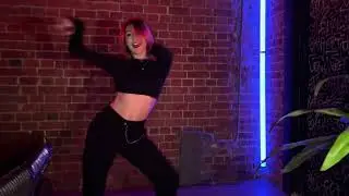 Танцы в клубе