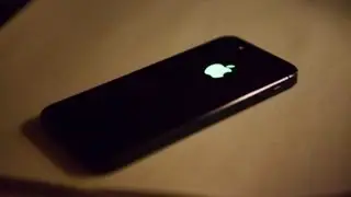 Glowing Apple Logo for iPhone 5
