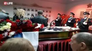 Прощание с убитыми в Астрахани полицейскими