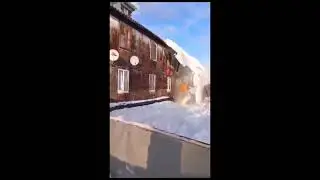В Нягани рухнул балкон