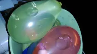 Запускаю водяные шарики в людей!!!