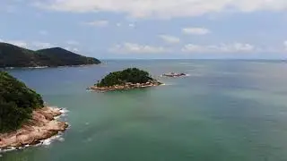 Sobrevoando a praia de Guaiuba, Guarujá, São Paulo.