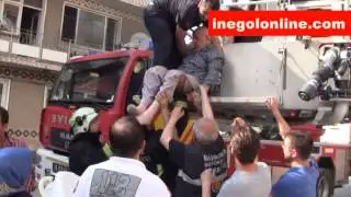 Yaşlı Adam yangında mahsur kaldı