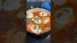 Shakshuka ❤️This quick, flavorful breakfast is always such a treat. Especially when you’re sick!