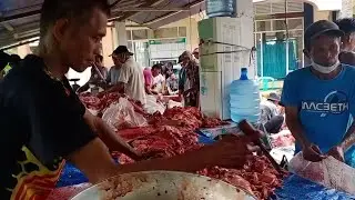 PROSES PEMOTONGAN DAN PEMBAGIAN DAGING QURBAN DIMASJID AL ISTIQAMAH KP. CHANIAGO