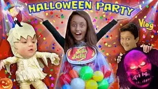 FUNnel V Fam HALLOWEEN PARTY w  Costume Contest! Gets Spooky 2016 Holiday Vlog