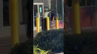 Gypsy trying to steal from people in parking lot Part3