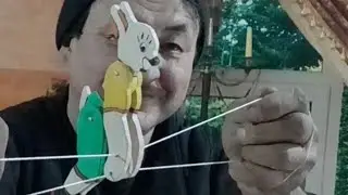 заяц акробат .динамическая игрушка из дерева
