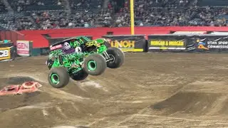 Grave Digger Freestyle | Anaheim CA 01/04/2025 | #MonsterJam #GraveDigger