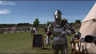 How to wear plate armour