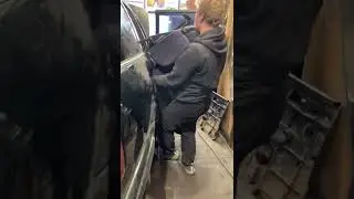 The Audi 100 C4 Comes to Life. Interior Replacement | Little Things