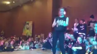 Танцпол Девушка танцует🎶🎶