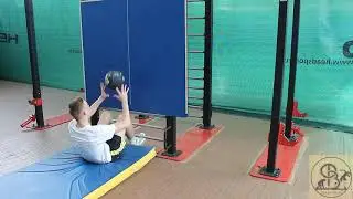 Передача мяча двумя руками сверху  1-4 класс