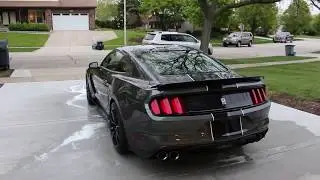 Ford GT350 Playing with the exhaust mode!!