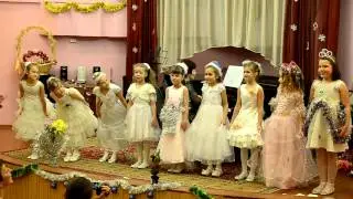 Новогодняя песня про снежинки и смешинки