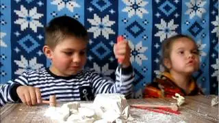 Раскапываем кости динозавра Unearth the bones of a dinosaur