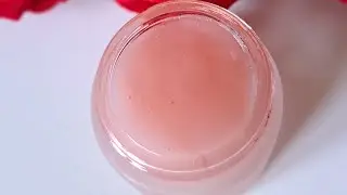 ครีมกุหลาบเพื่อผิวขาวและลดเลือนริ้วรอย Rose cream for white skin and reduce wrinkles.