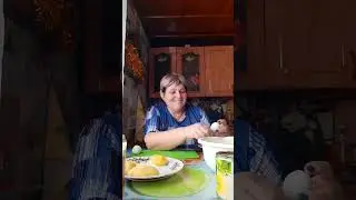 Делаю салат .Жизнь в деревне. Всё по простому .