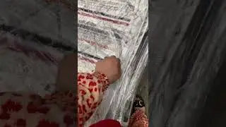 В ванную 💯👍Внизу идёт прекрасная резиновая основа.Просто шикарные 👍