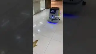 Разлитый кофе против робота уборщика СС1