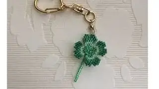 КЛЕВЕР 🍀 из бисера в технике кирпичного плетения
