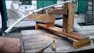 Старинный токарный станок с лучковым приводом