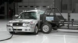 2004 Hyundai Sonata side IIHS crash test